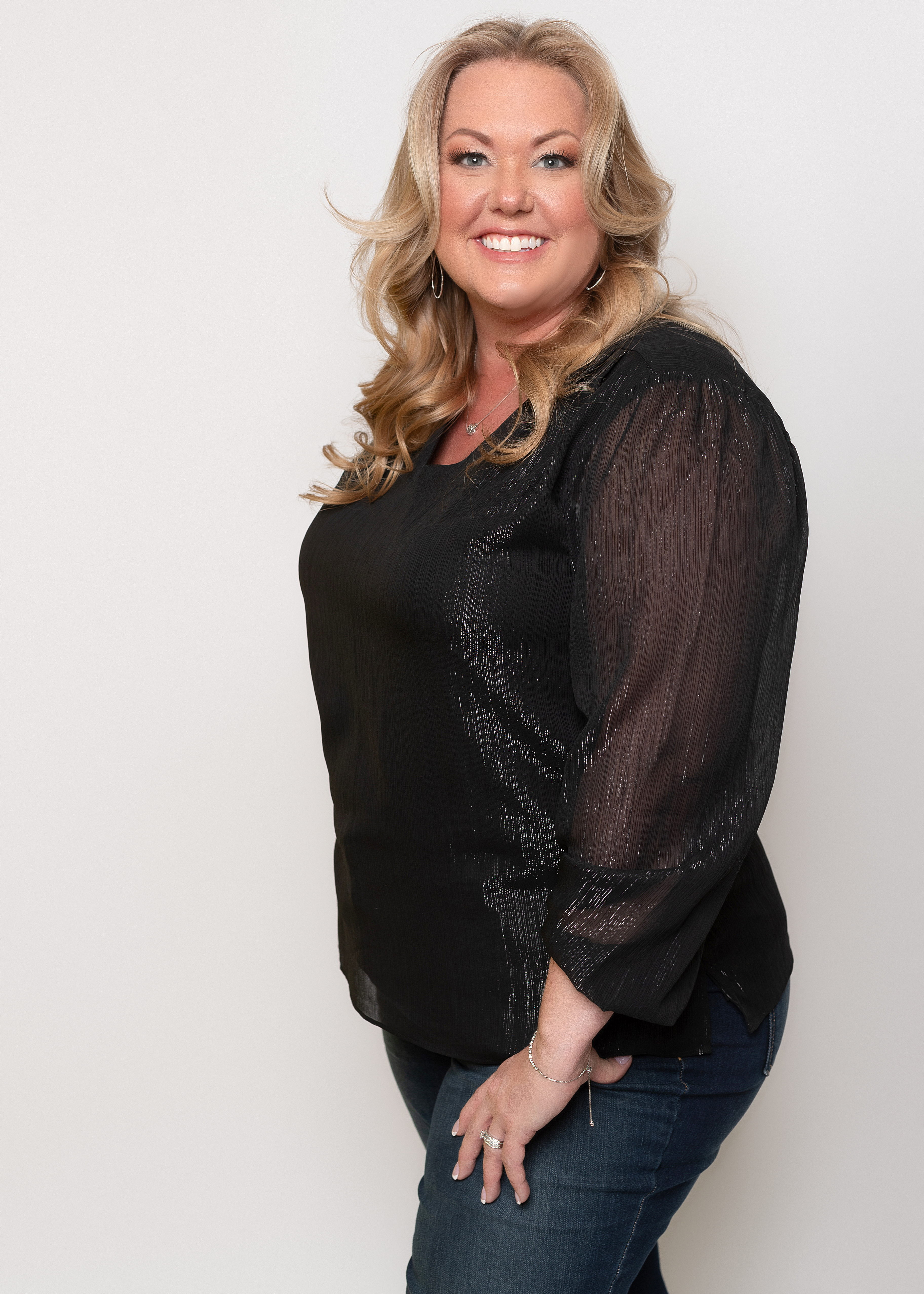 Office Manager, Petroleum Landman at Encore, a full-service land company specializing in title examinations, lease acquisitions, and rights-of-way agreements.